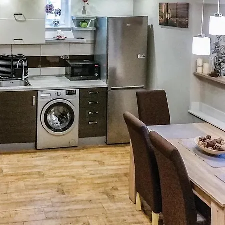 Nyaraló Three Bedroom Holiday In Kertvaros Keszthely