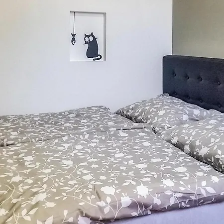 Three Bedroom Holiday In Kertvaros Nyaraló