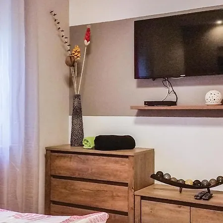 Three Bedroom Holiday In Kertvaros Nyaraló Keszthely