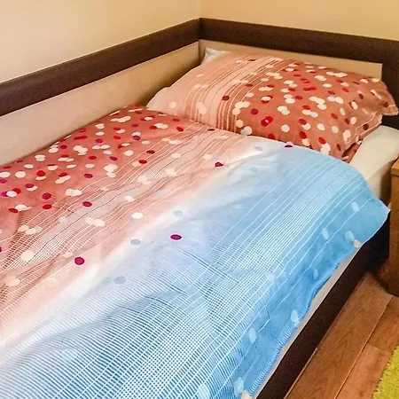 Nyaraló Three Bedroom Holiday In Kertvaros Keszthely