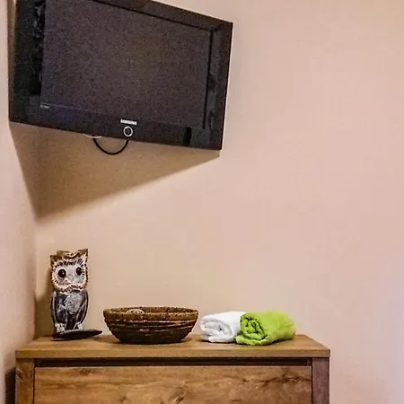 Three Bedroom Holiday In Kertvaros Nyaraló